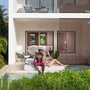 Suite Junior con Vistas a la Piscina